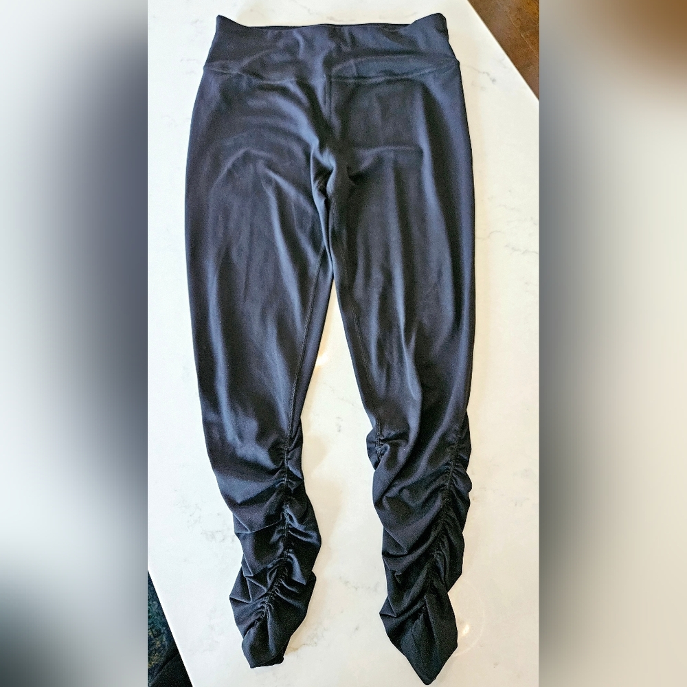 Sweaty Betty All Day Ruched Hem 7/8 Legging (Size- Small)